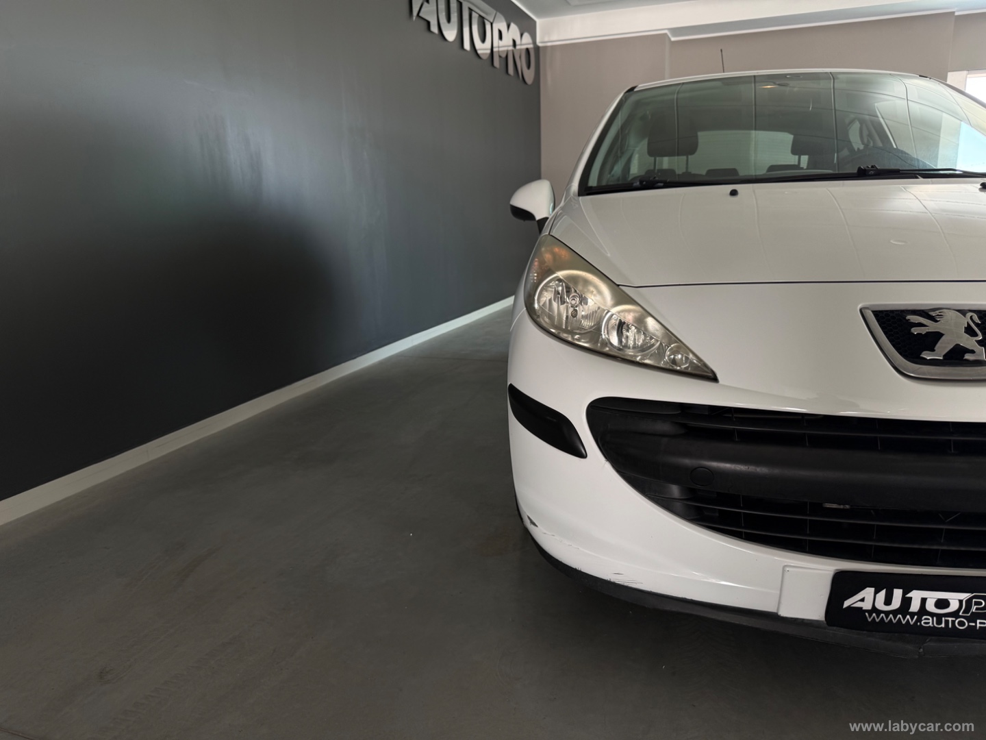207 1.4 8V 75CV 3p. ONE Line - immagine 15