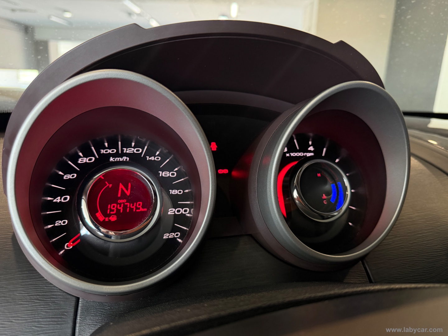 XUV500 2.2 16V FWD W6 - immagine 15