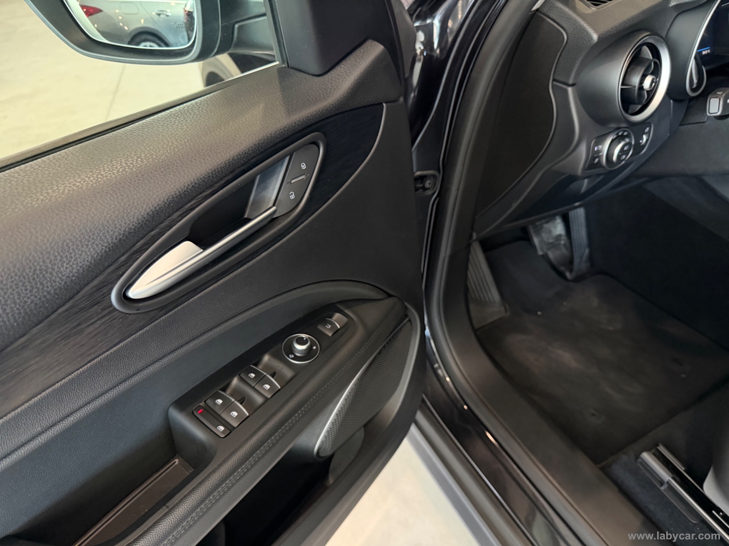 Stelvio 2.2 T.diesel 190 CV AT8 Q4 Bus. - immagine 15