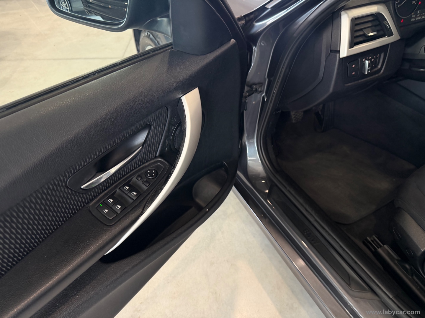 318d xDrive Touring Sport - immagine 15