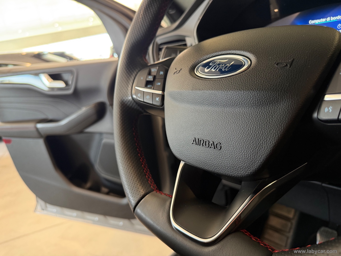 Kuga 1.5 EcoBlue 120 CV 2WD ST-Line - immagine 15