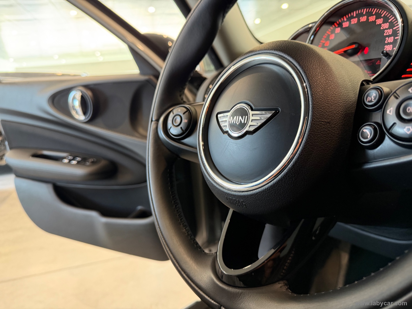 Mini Cooper D Boost Clubman - immagine 15