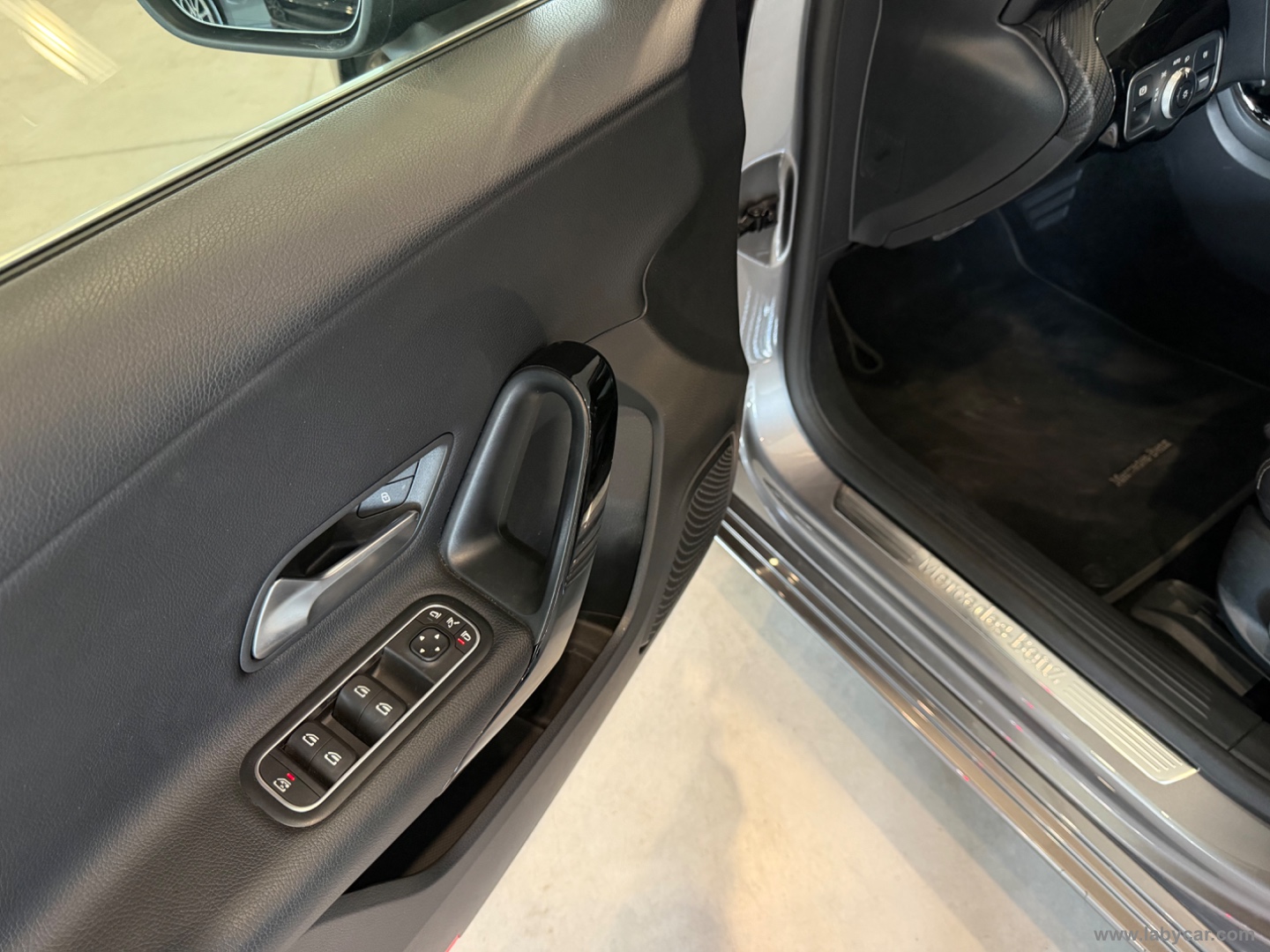 A 180 d Automatic Business - immagine 15