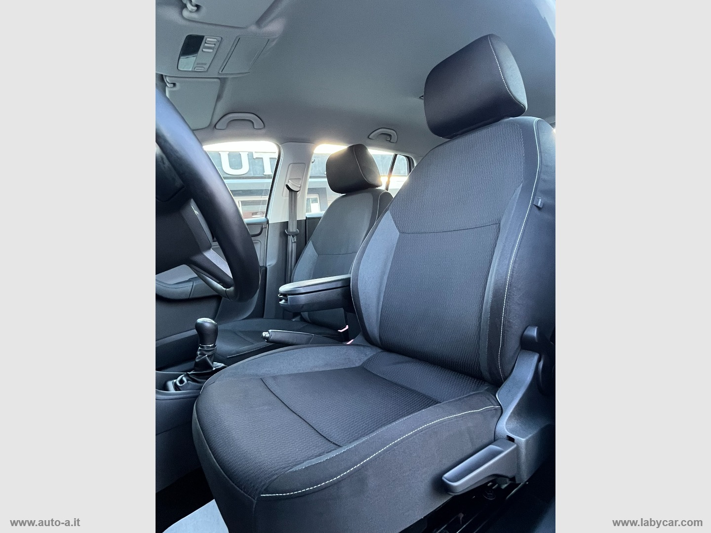 Rapid 1.6 TDI CR 90 CV Executive - immagine 15