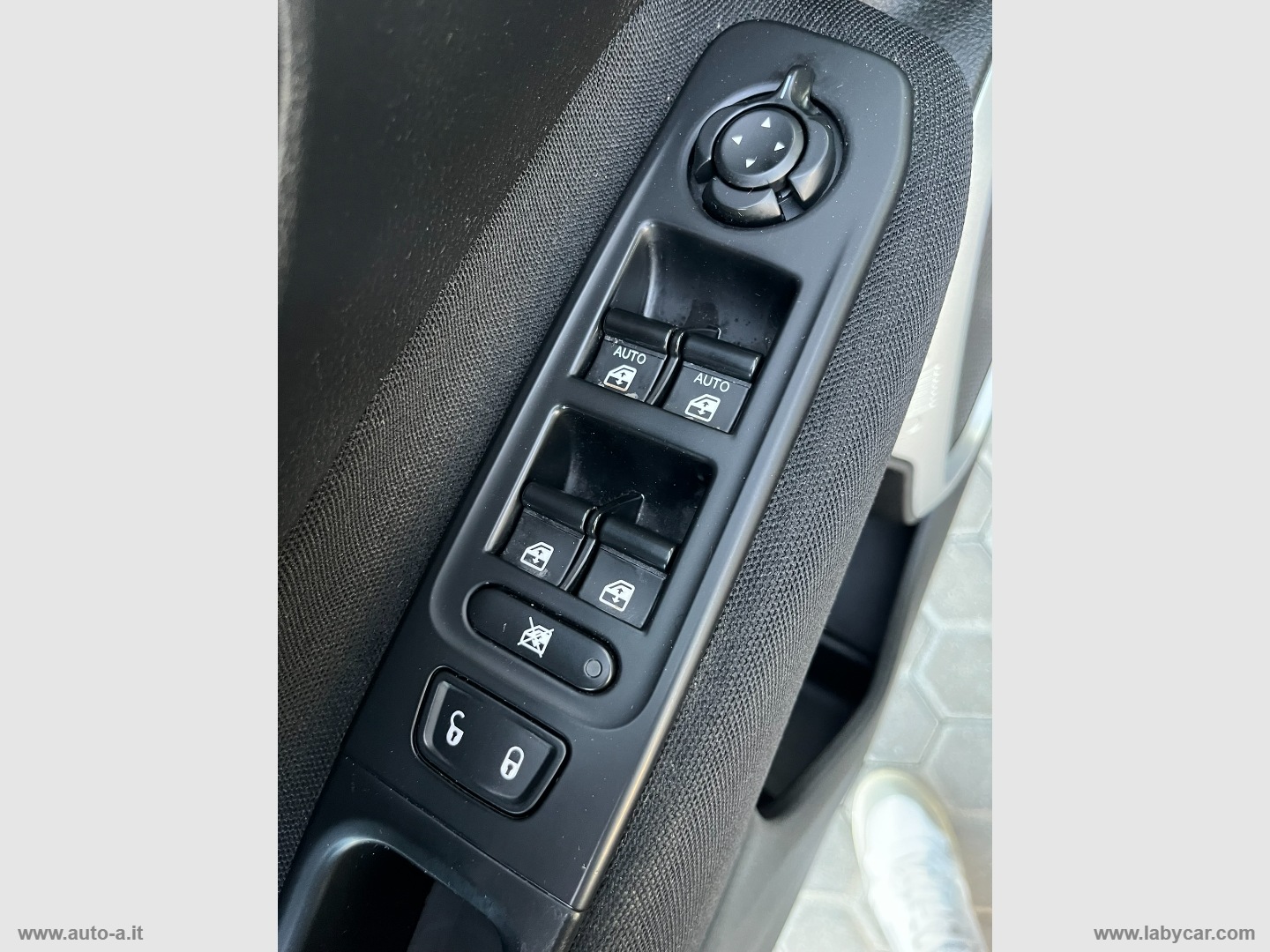 Renegade 1.6 Mjt 120CV Longitude - immagine 15