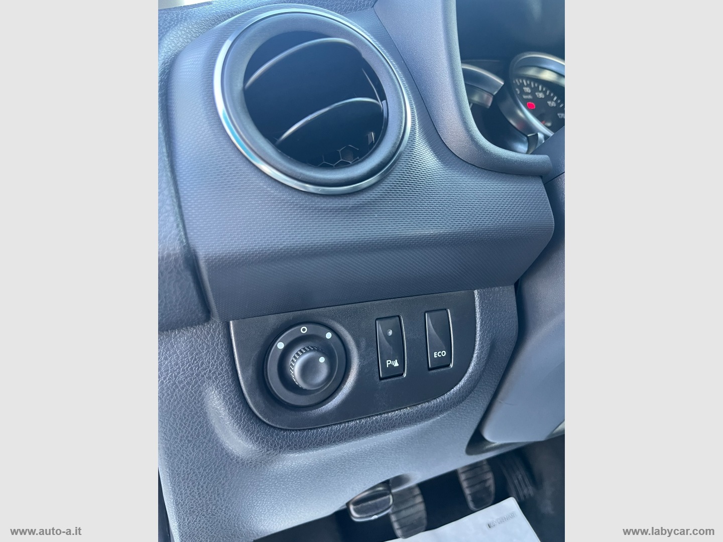 Sandero Stepway 0.9 TCe 12V T-GPL 90 S&S - immagine 15