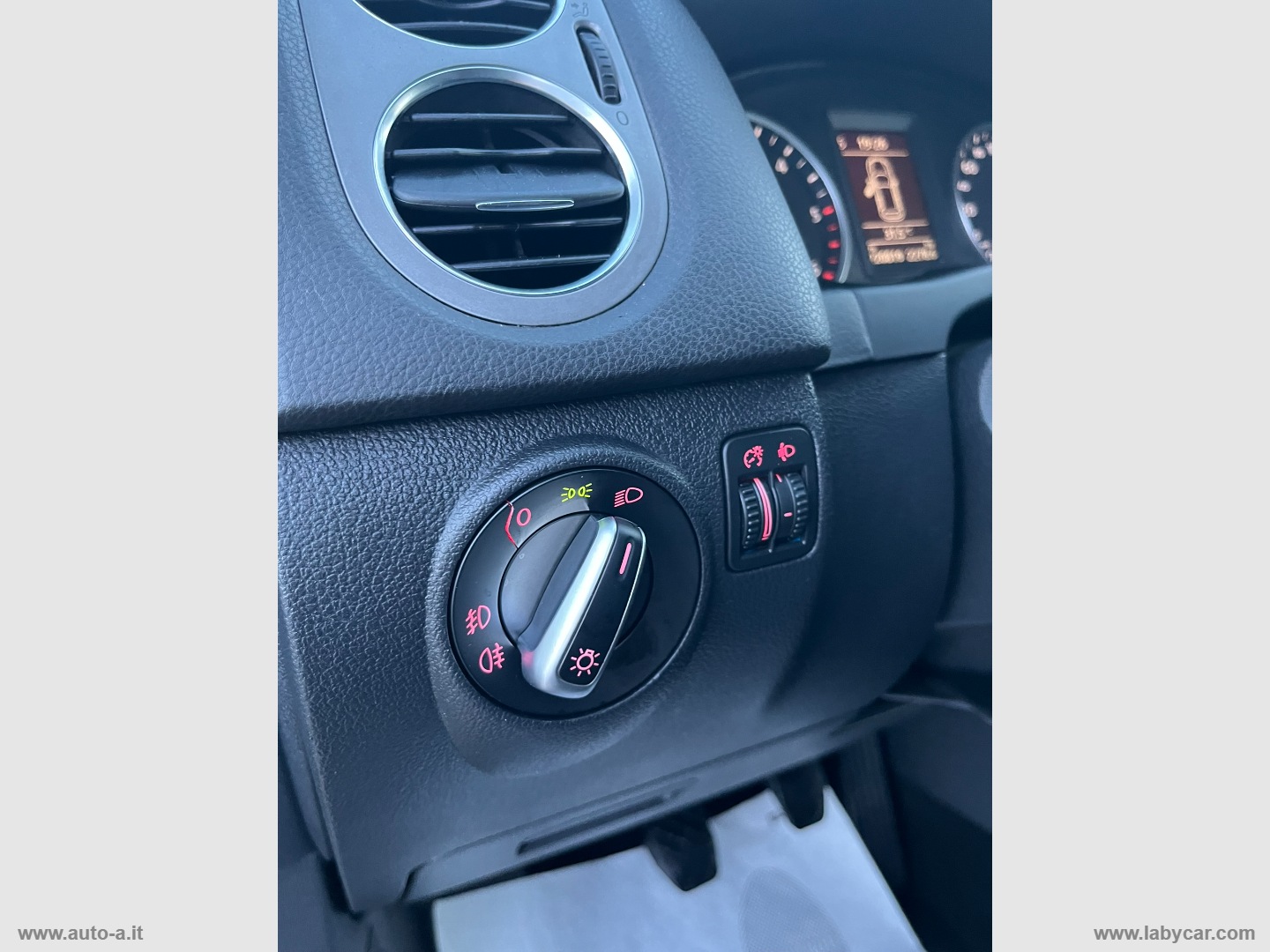 Tiguan 2.0 TDI 4MOTION Sport & Style - immagine 15