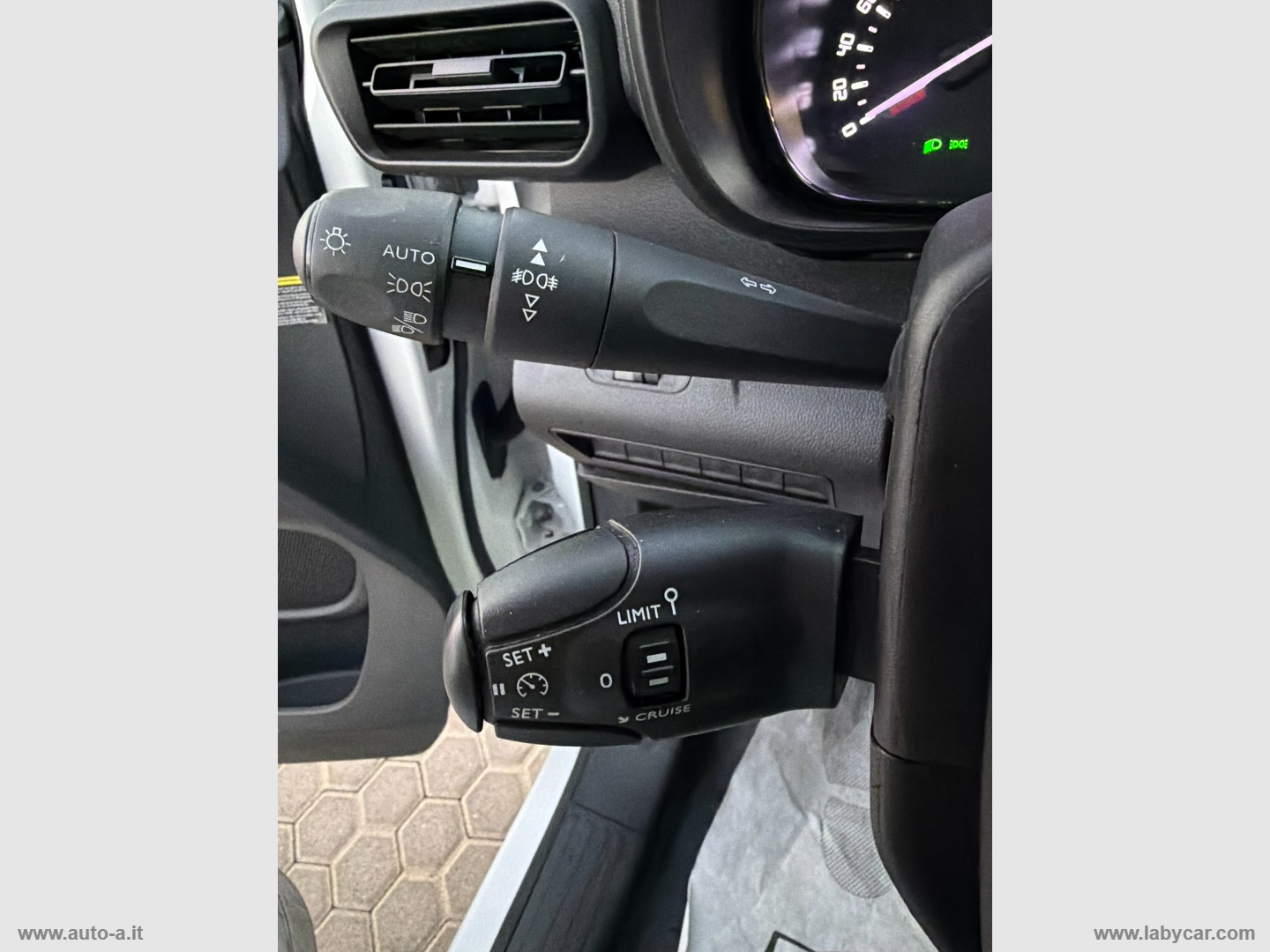Berlingo BlueHDi 100 CV 3 POSTI - immagine 15