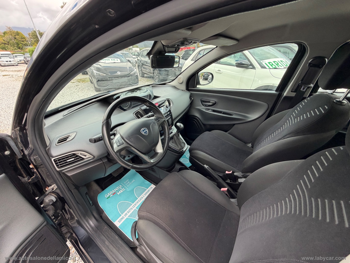 Ypsilon 0.9 T.Air 85 CV 5p. S&S DFN Gold - immagine 15