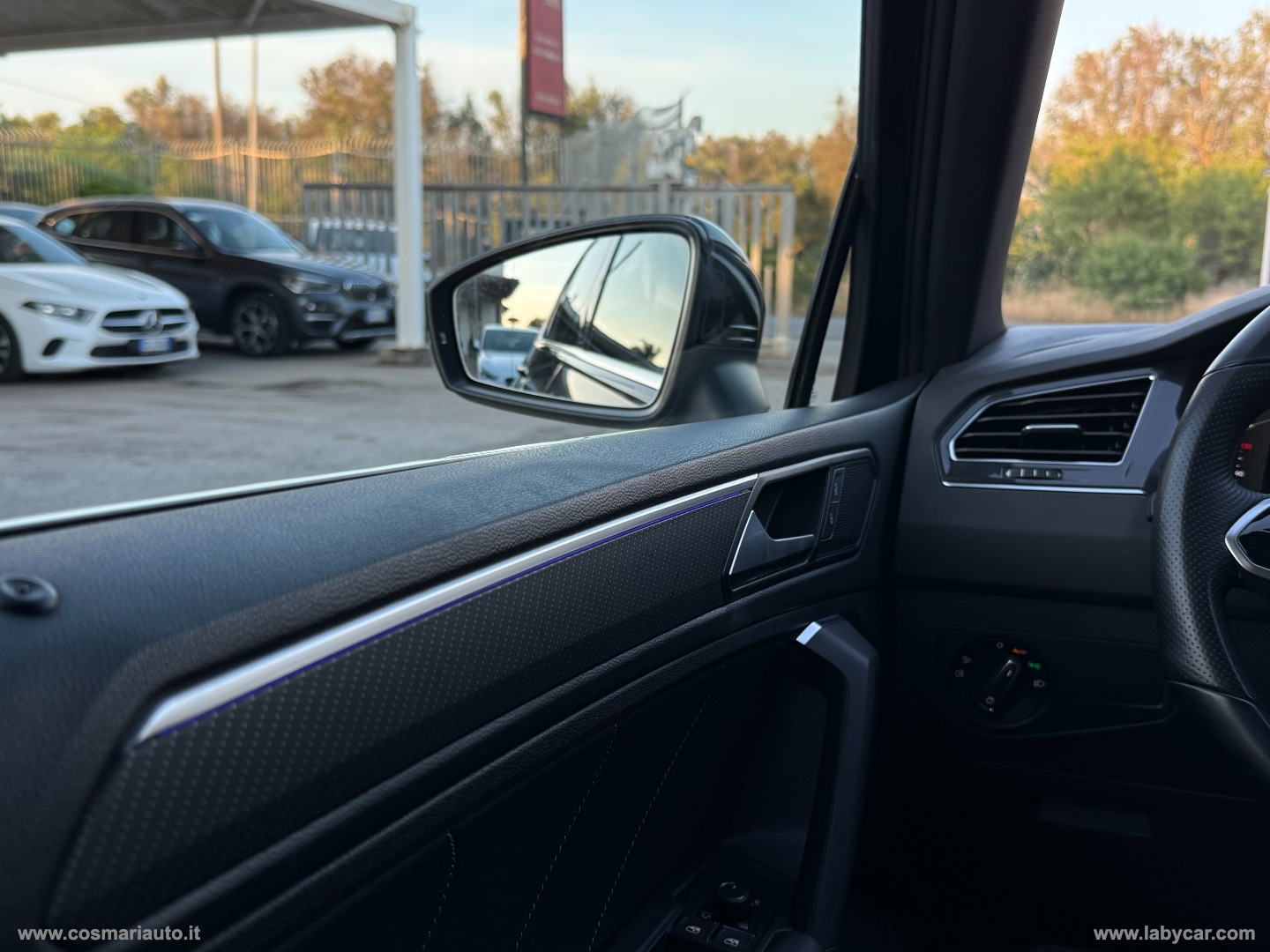Tiguan 2.0 TDI 150CV DSG R-Line 2023 LUCI AMBIENTE - immagine 15