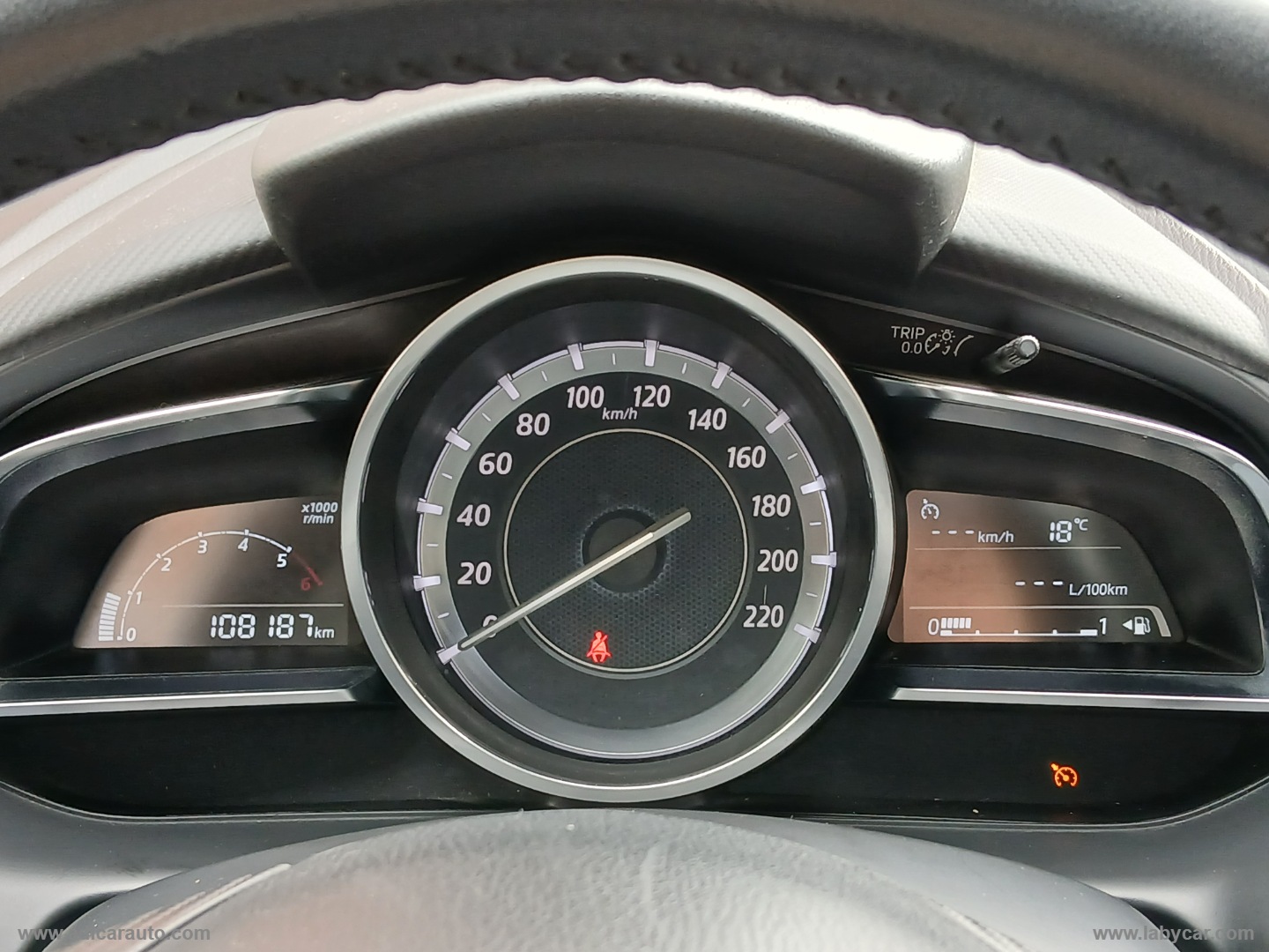 Mazda2 1.5 105 CV Skyactiv-D Exceed - immagine 15