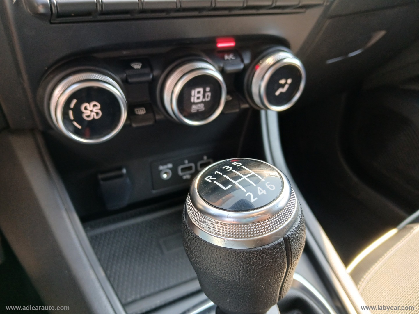 Captur TCe 140 CV Techno - immagine 15