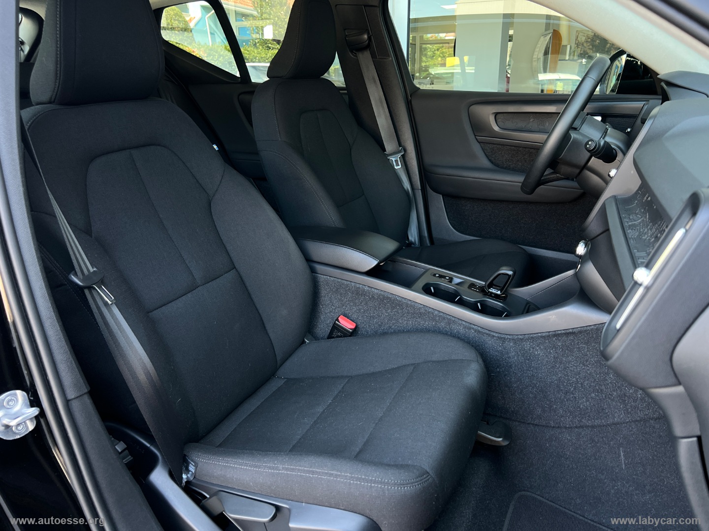 XC40 T2 automatico Essential - immagine 15
