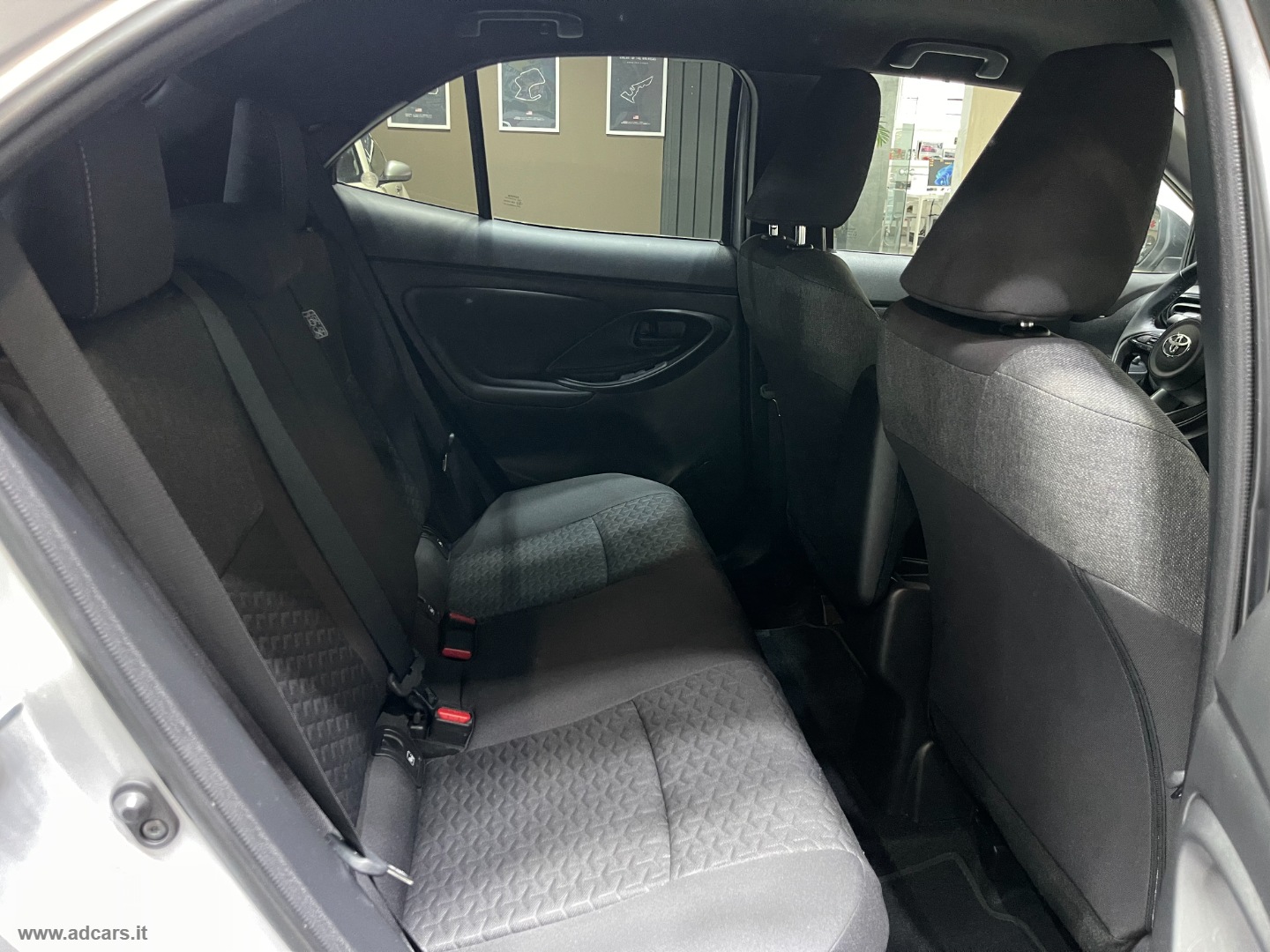 Yaris Cross 1.5 Hyb. 5p. E-CVT AWD Trend *4X4*NEOPATENTATI* - immagine 15