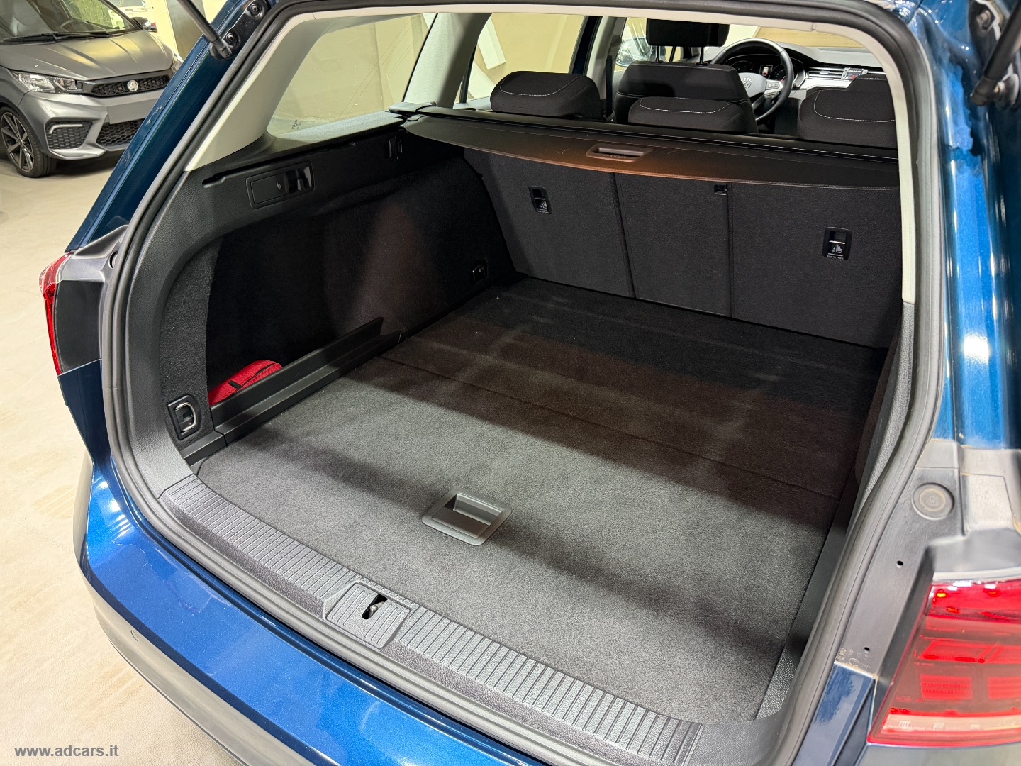 Passat Var. 2.0 TDI EVO DSG Business *CAMBIO AUT.*CLIMA 3 ZONE* - immagine 15