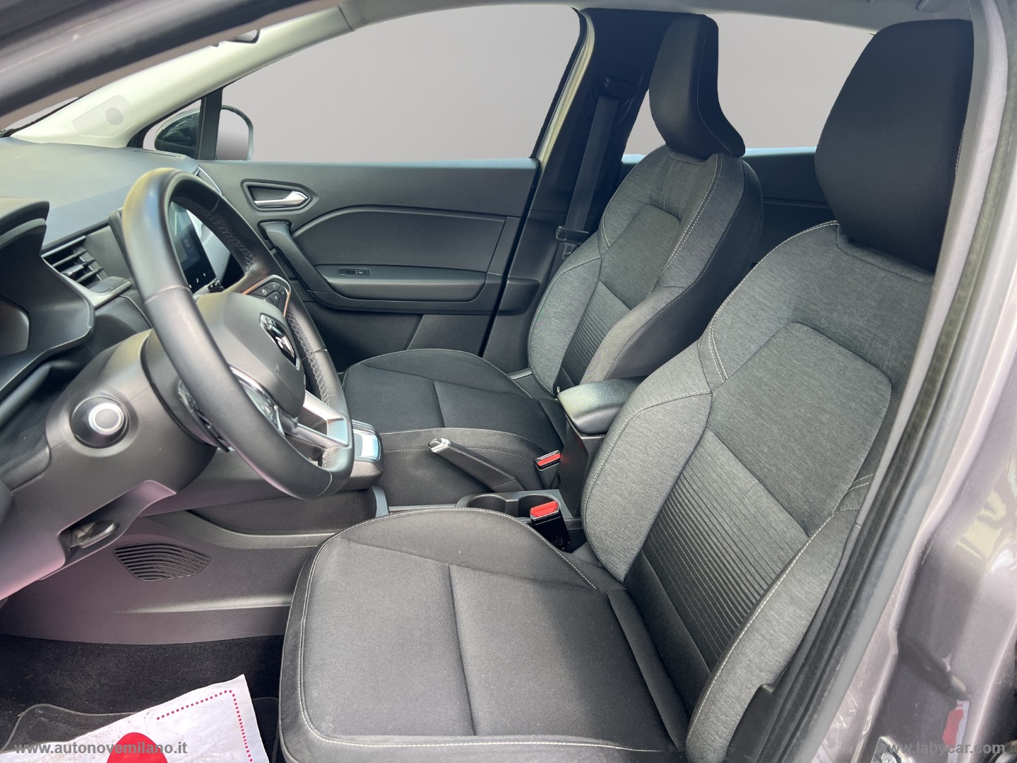 Captur Blue dCi 8V 115 CV EDC Business WWW.AUTONOVEMILANO.IT - immagine 15