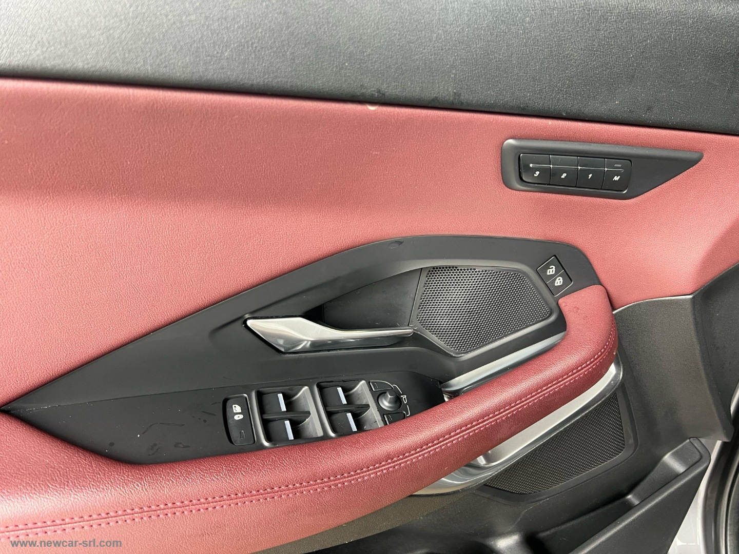 E-Pace 2.0D I4 163 CV AWD Auto - immagine 15