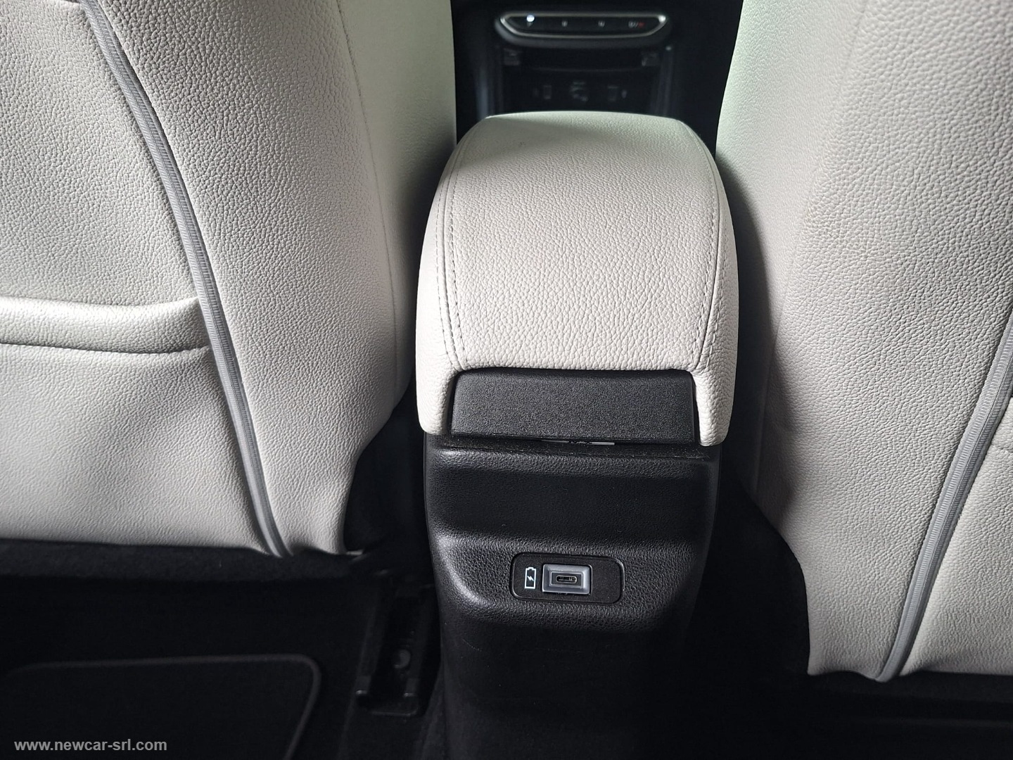 600 Hybrid 110 CV DCT MHEV Business - immagine 15