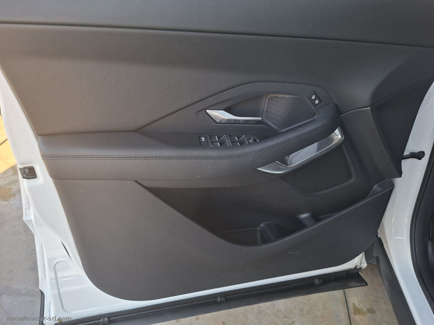 E-Pace 2.0D I4 163 CV AWD Auto - immagine 15