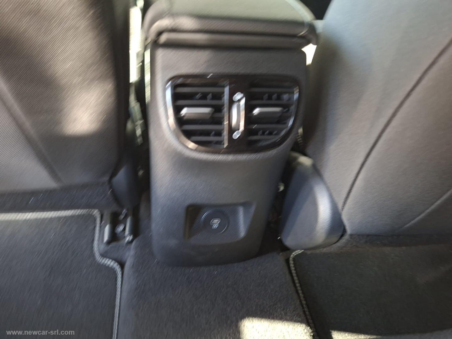 Xceed 1.6 CRDi 136 CV MHEV DCT GT-Line - immagine 15