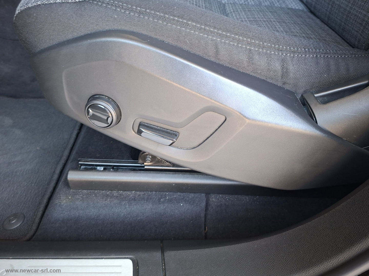 XC60 B4 automatico Essential - immagine 15
