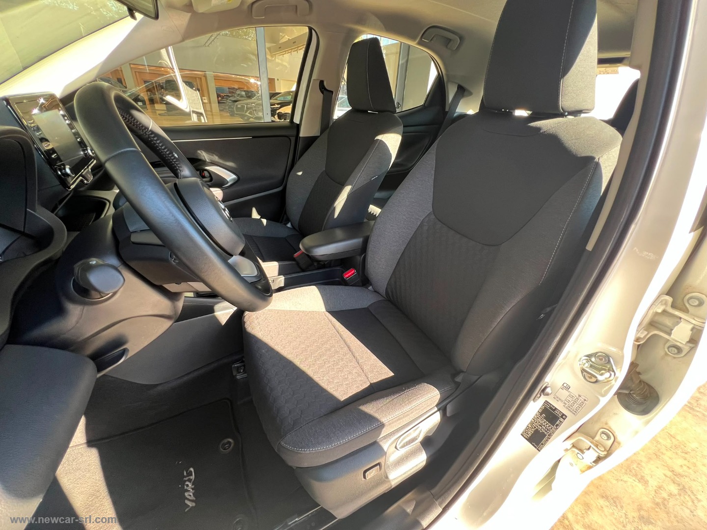 Yaris 1.5 Hybrid 5p. Business - immagine 15