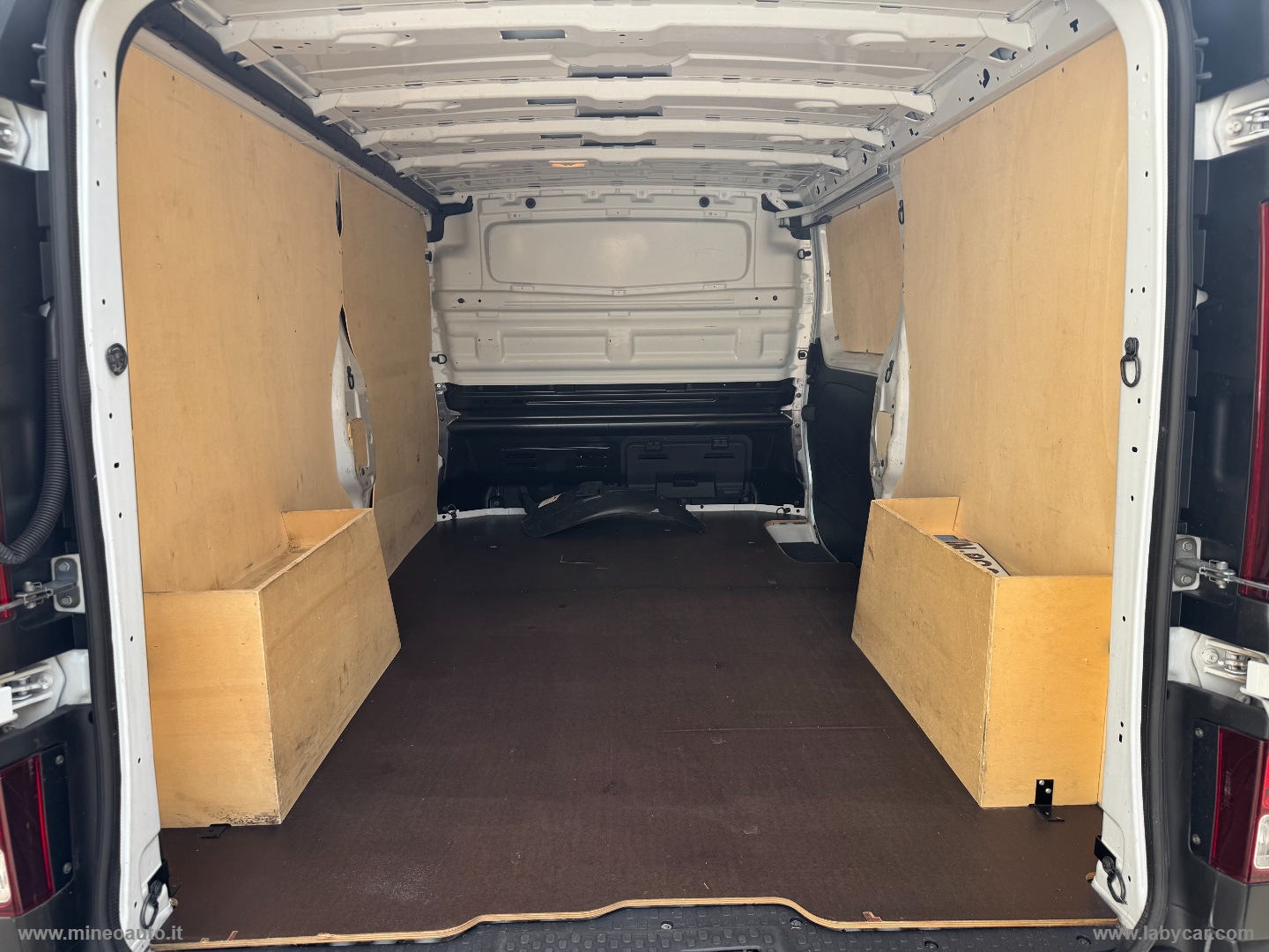 Vivaro 2.0dCi 120CV Furgone Ice anno 2020 - immagine 15
