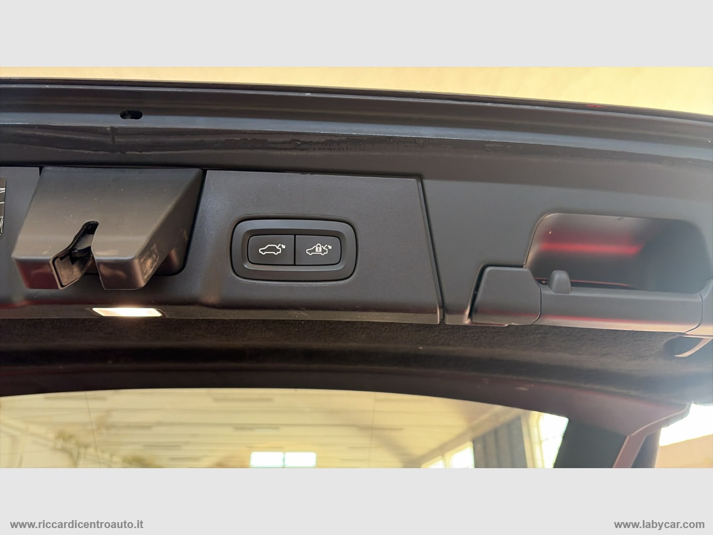 V90 T6 Rech. AWD Plug-in Hyb.R-design - immagine 15