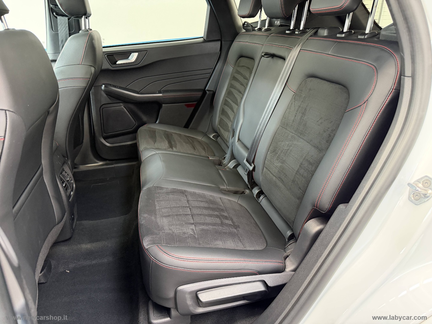 Kuga 2.5 Full Hybrid 190 CVT 2WD ST-Line - immagine 15