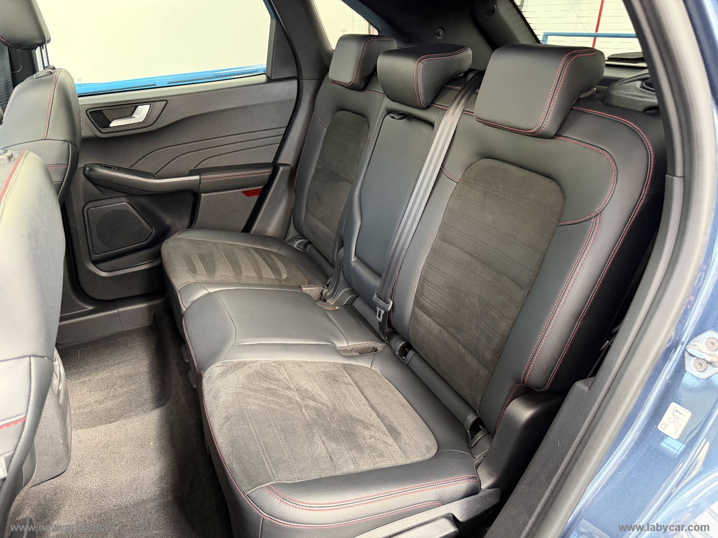 Kuga 2.5 Full Hybrid 190 CVT 2WD ST-Line - immagine 15