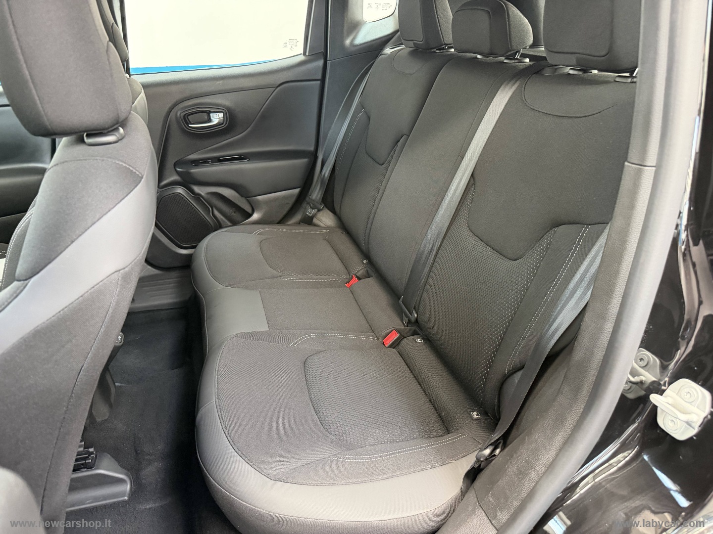 Renegade 1.5 T4 MHEV NIGHT EAGLE NEOPATENTATI - immagine 15