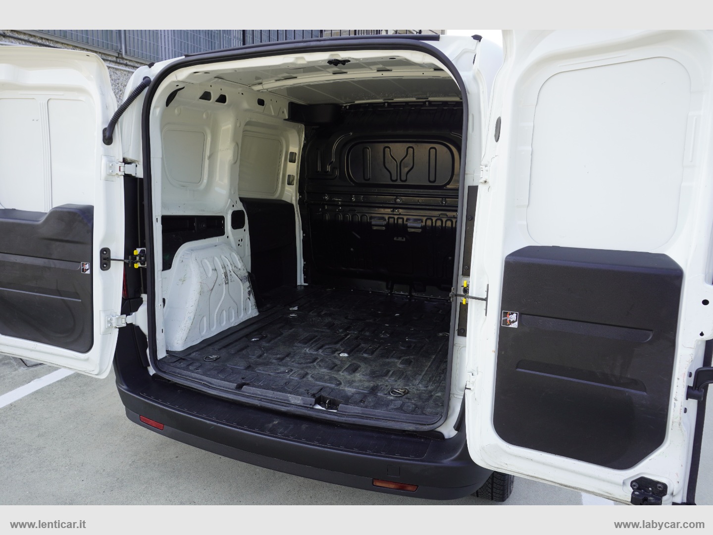Doblò 1.6 MJT 105CV PC-TN Cargo Lounge 3 Posti - immagine 15