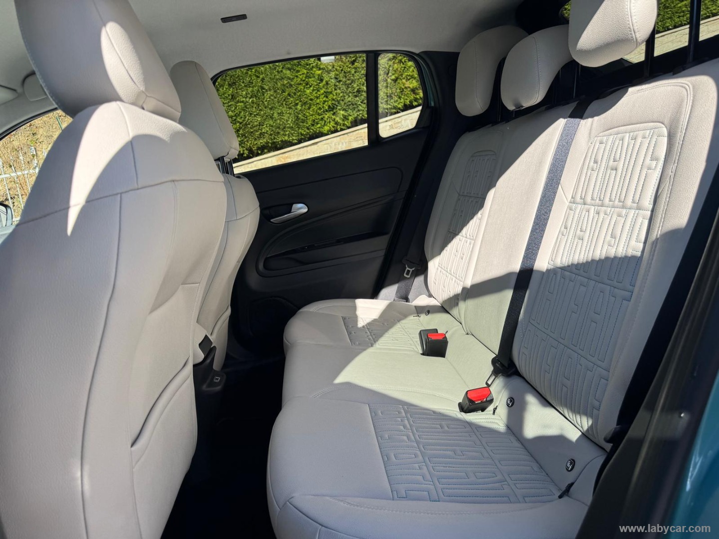 Fiat 600 Hybrid 136 CV DCT MHEV La Prima - Immagine 15