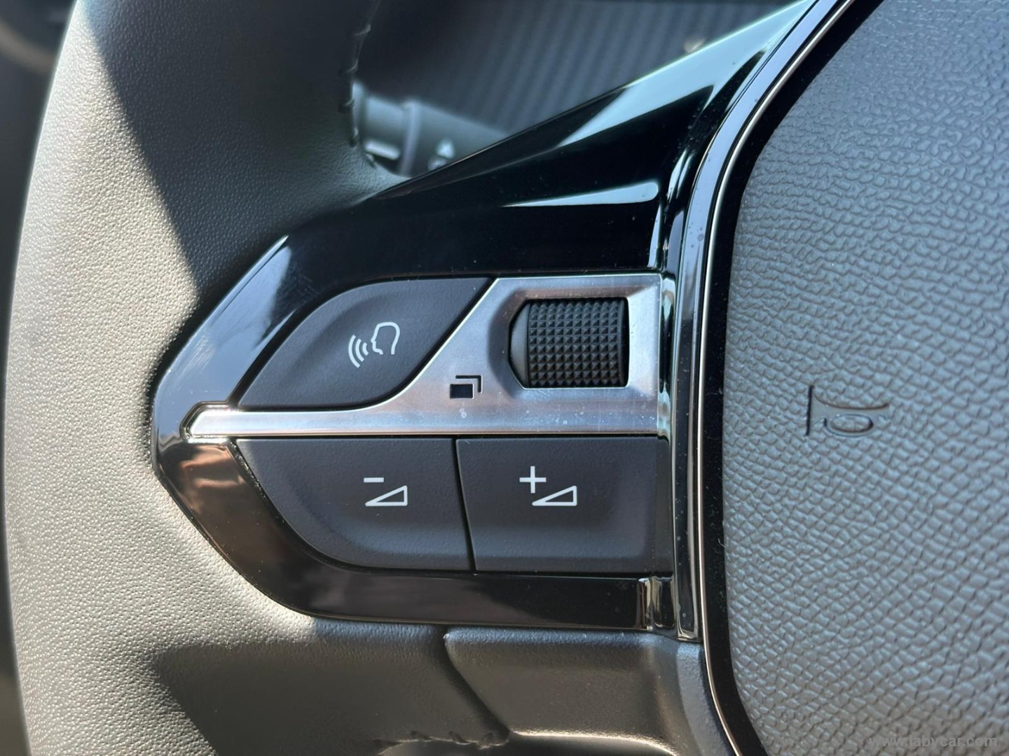 Peugeot 2008 PureTech 100 S&S Allure - Immagine 15