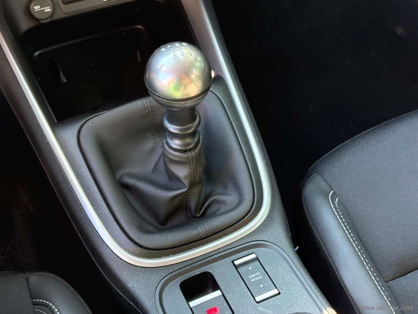 Jeep Avenger 1.2 Turbo Summit - Immagine 15