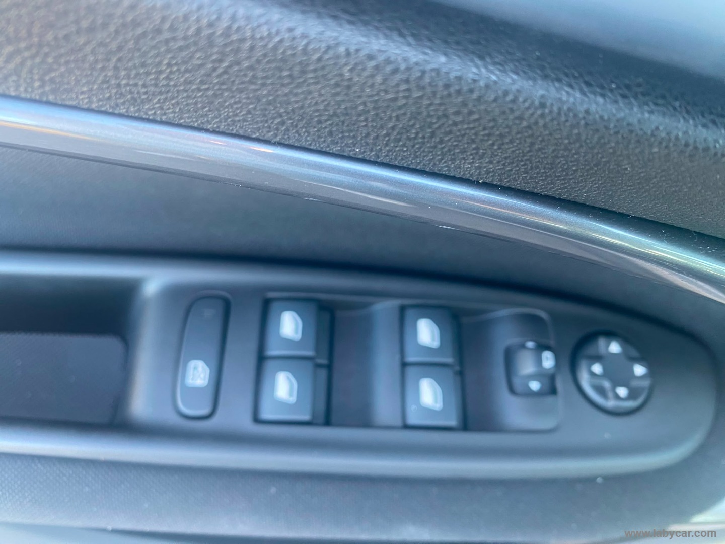 Fiat 600 Hybrid 145 CV DCT MHEV Icon - Immagine 15