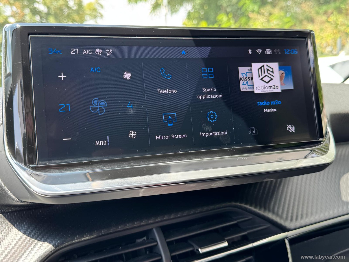 Peugeot 208 Hybrid 110 e-DCS6 Allure - Immagine 15