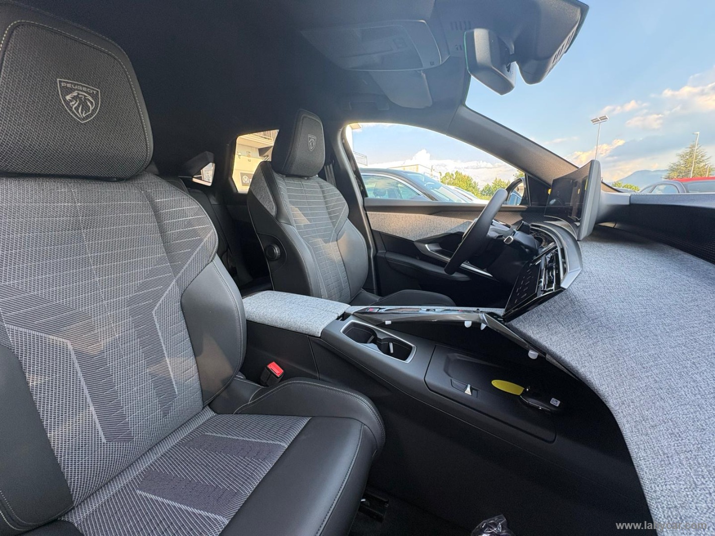 Peugeot 3008 Hybrid 145 e-DCS6 GT - Immagine 15