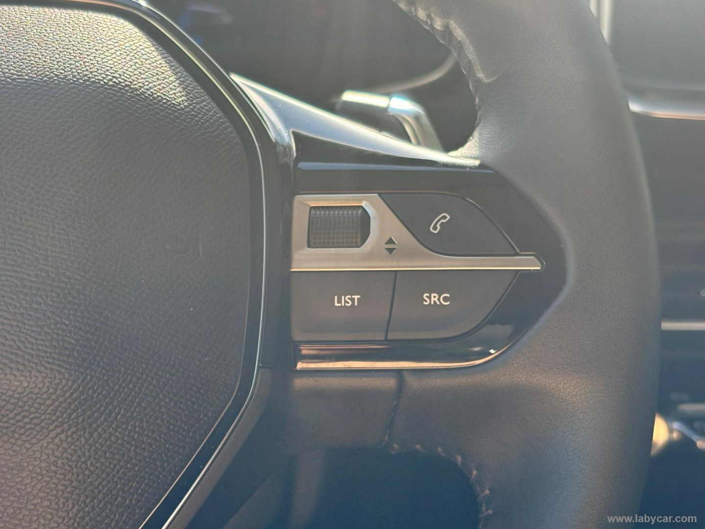 Peugeot 208 Hybrid 110 e-DCS6 Allure - Immagine 15