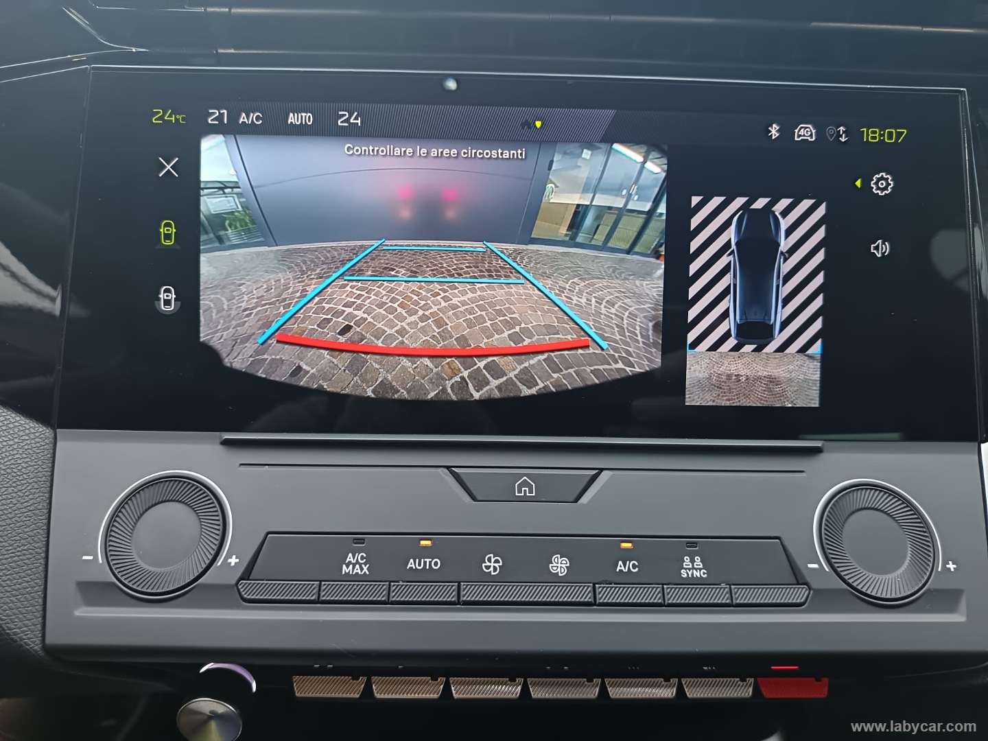 Peugeot 408 Plug-in Hybrid 225 e-EAT8 Allure - Immagine 15