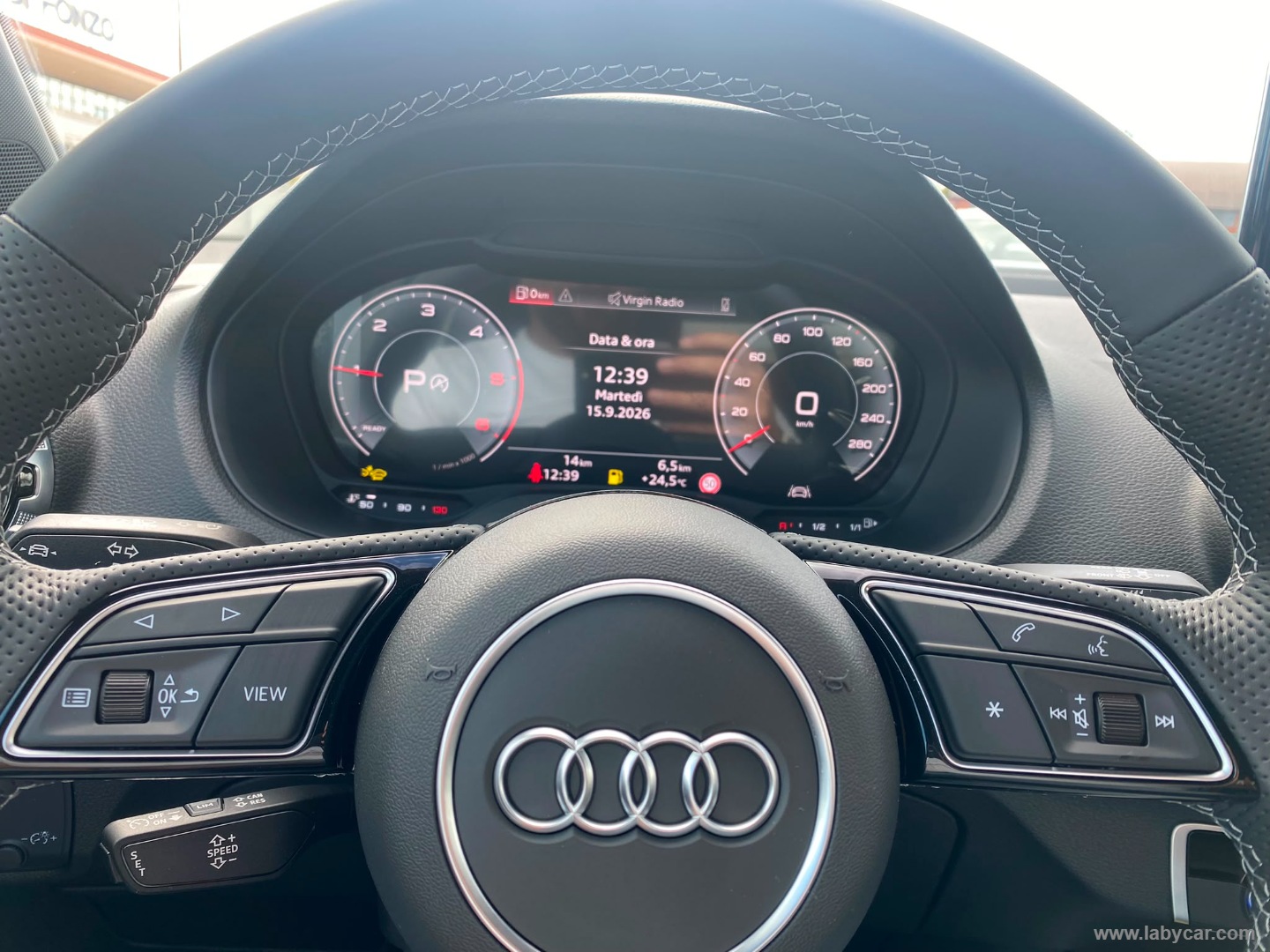 Audi Q2 35 TDI S tronic Identity Black - Immagine 15
