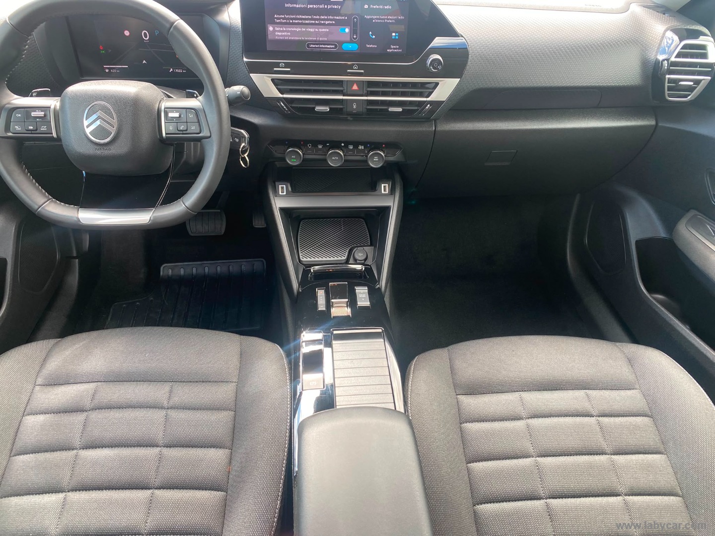 Citroën C4 Hybrid 145 e-DCS6 Plus - Immagine 15