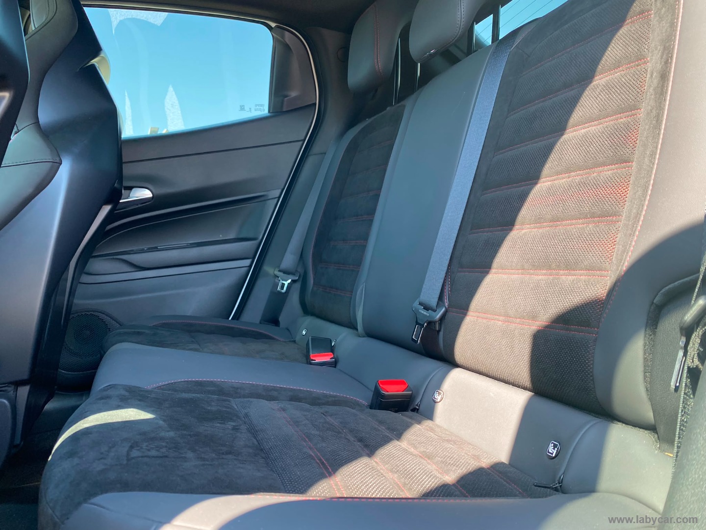 Alfa Romeo Junior 1.2 145 CV Hybrid eDCT6 Speciale - Immagine 15