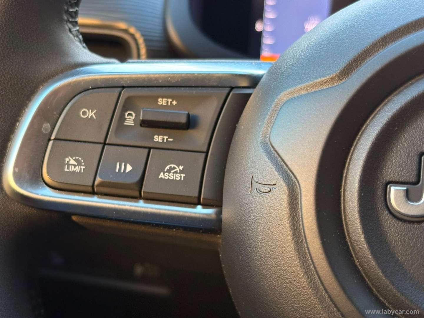 Jeep Avenger 1.2 Turbo Altitude - Immagine 15