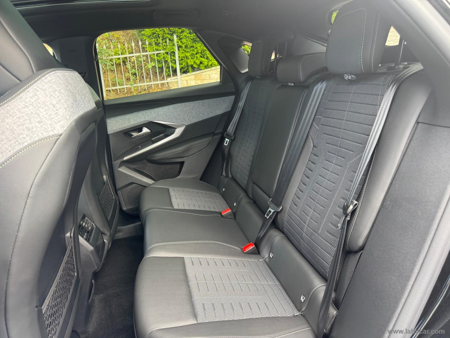 Peugeot 3008 Hybrid 145 e-DCS6 GT - Immagine 15