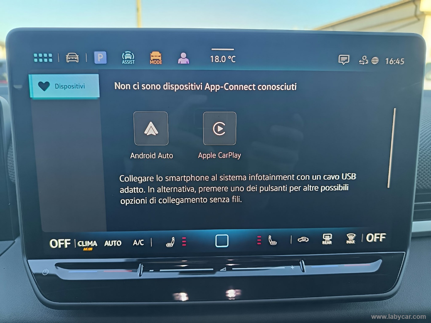 Volkswagen T-Roc 1.5 eTSI ACT 150 CV DSG R-Line - Immagine 15
