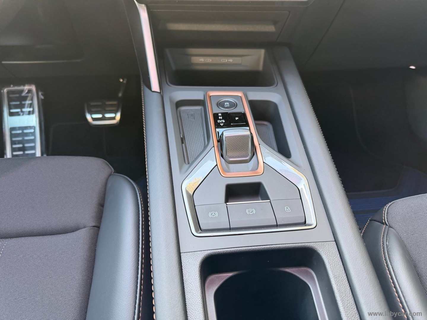 CUPRA Formentor 1.5 e-Hybrid DSG - Immagine 15