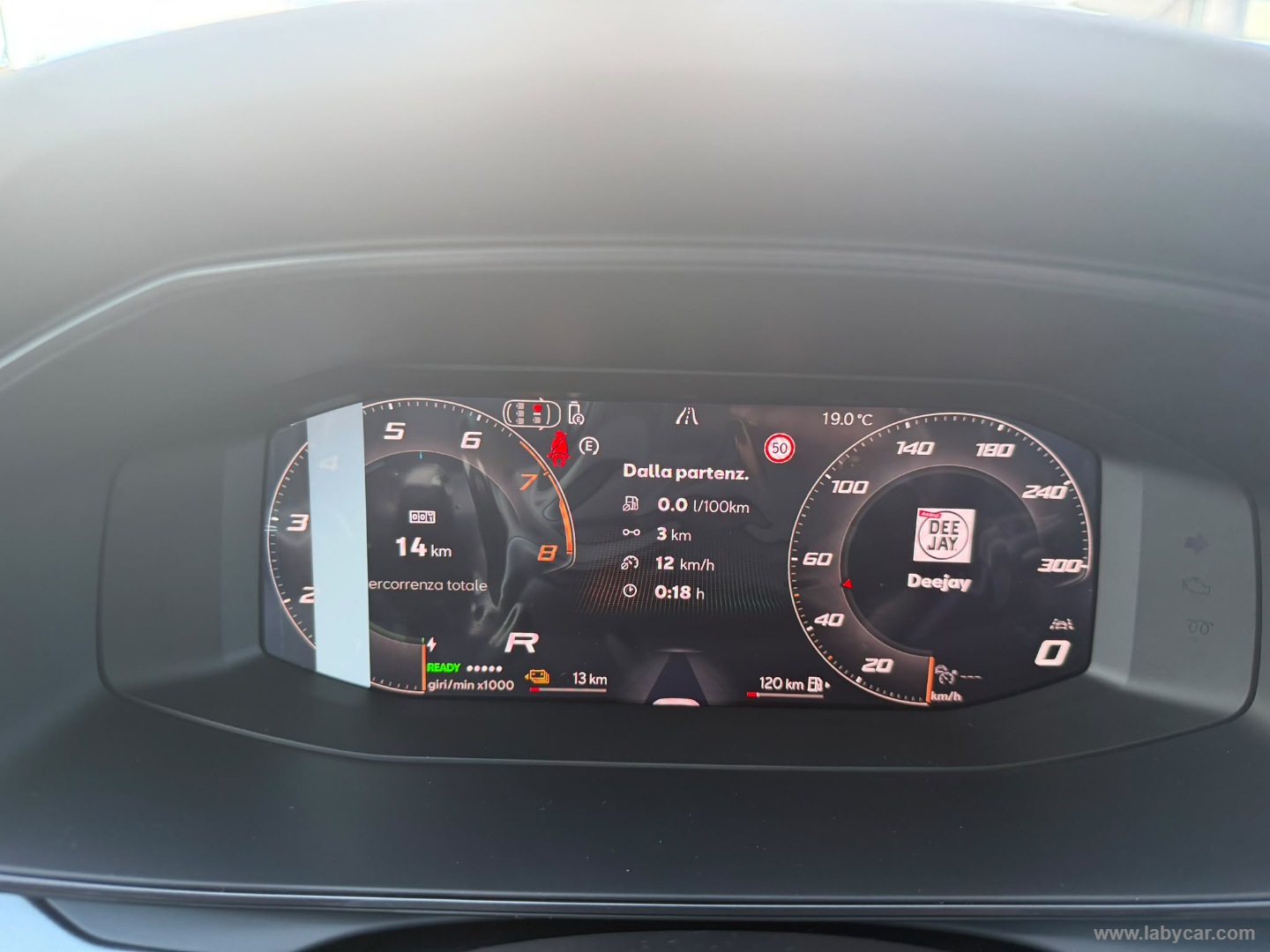 CUPRA Formentor 1.5 e-Hybrid DSG - Immagine 15