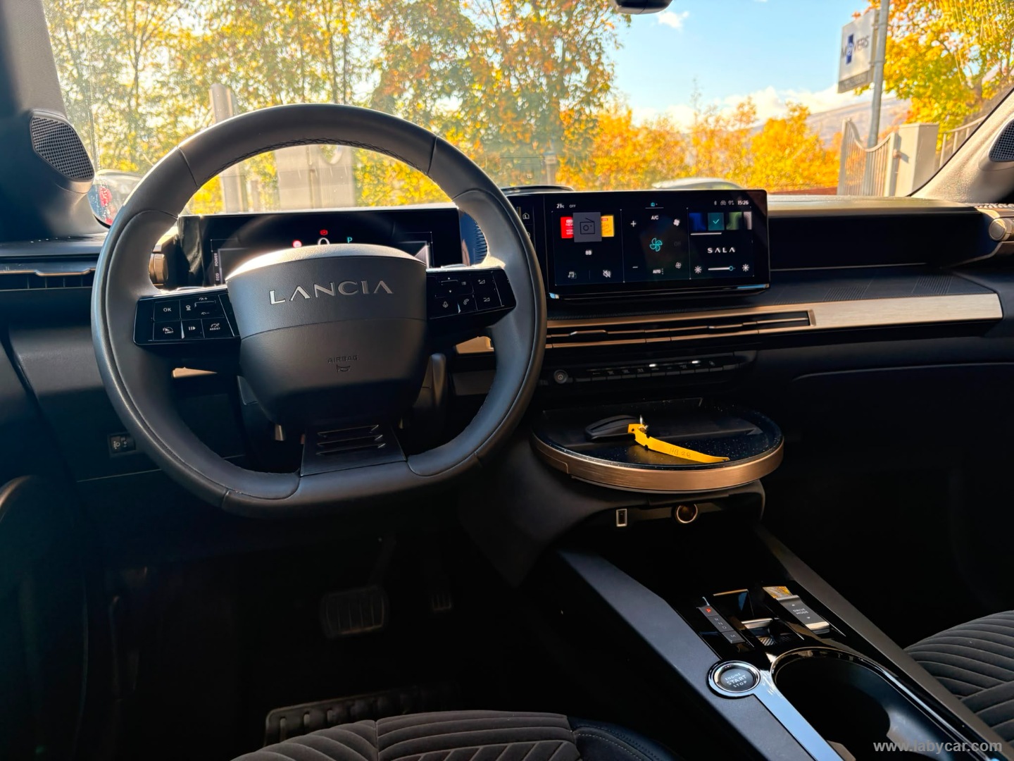 Lancia Ypsilon Hybrid e-DCT LX - Immagine 15