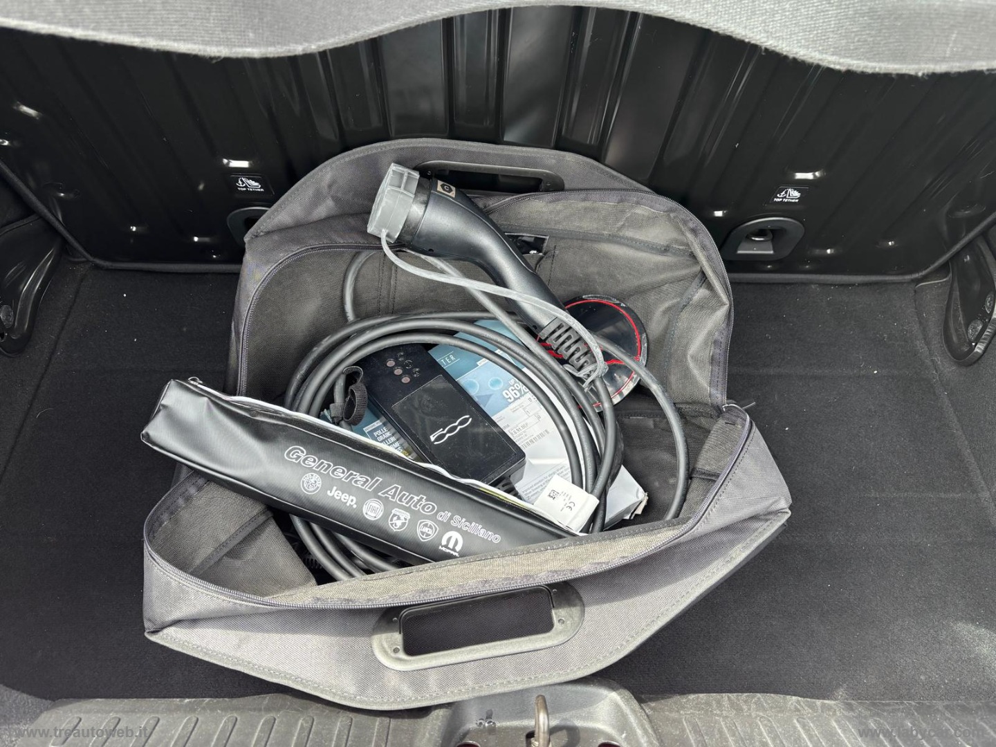 500 Red Berlina 23,65 kWh - immagine 15